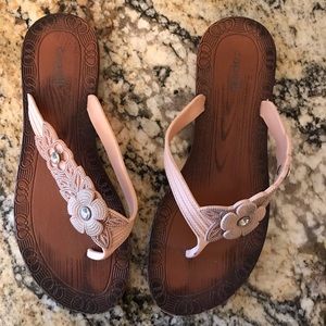 Summer is coming! Flip-flops size 7